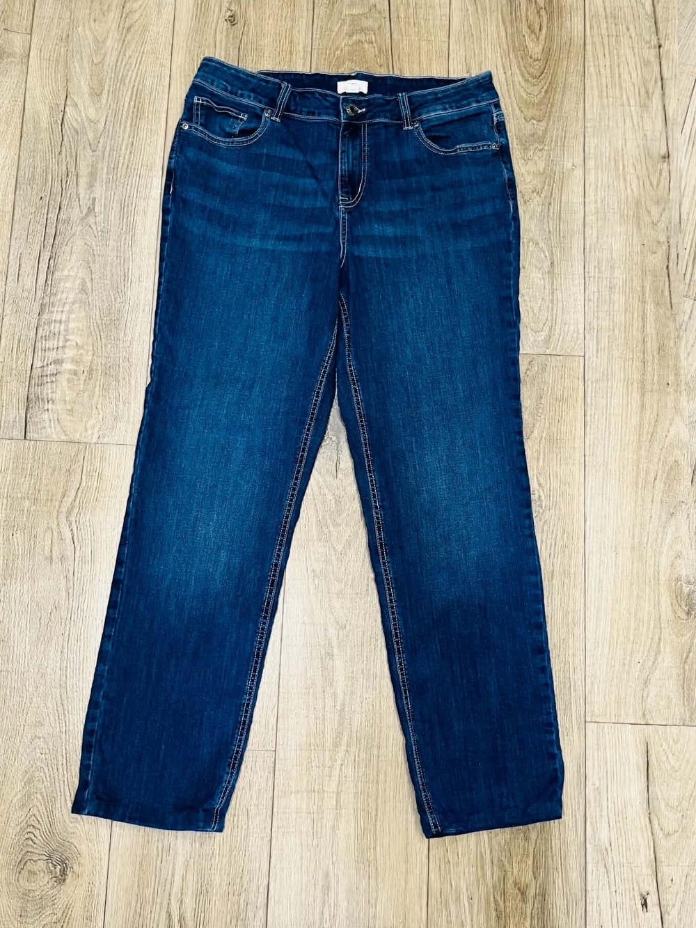 Women's Straight-Leg Jeans in Deep Blue Wash